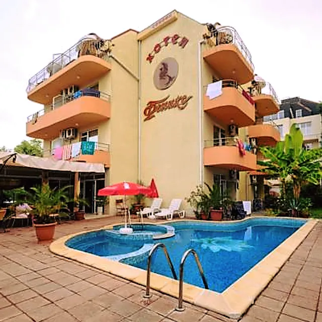 Хотел Феникс