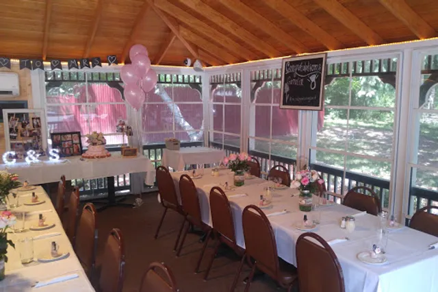 Cesco's Pizza Restaurant & Catering