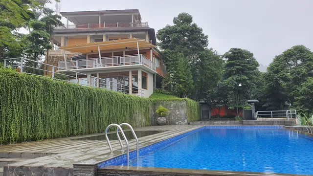 Poeti Mountain Resort