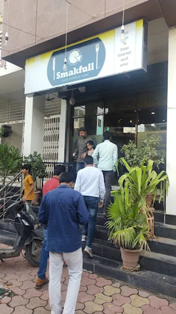 Smakfull pizza coffee n more