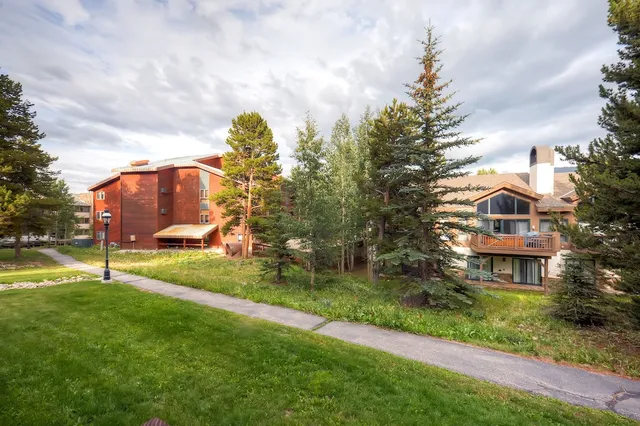 Sundowner Condominium by Ski Country Resorts