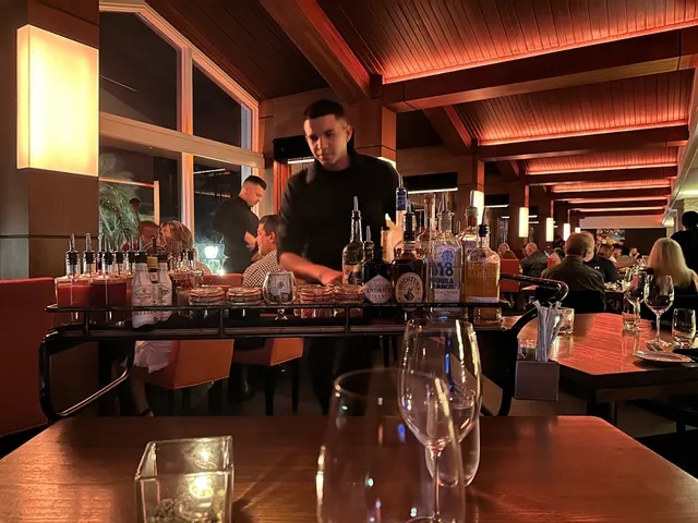 LG Smith's Steak & Chop House