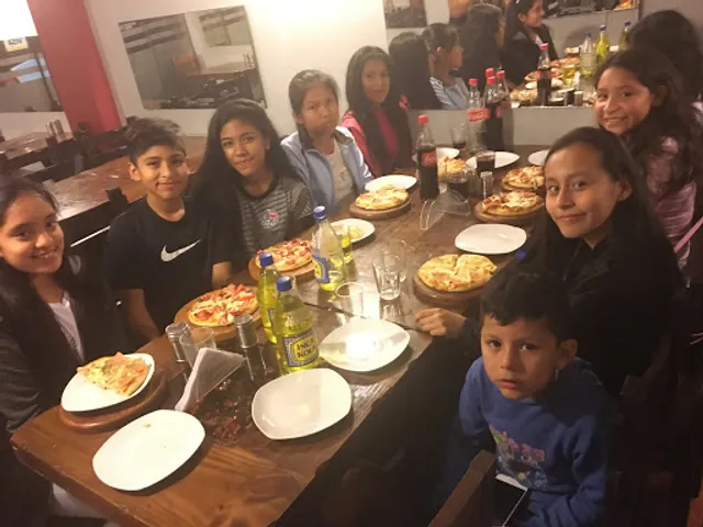 “YUVER PIZZERÍA CREATIVA” - PIZZAS