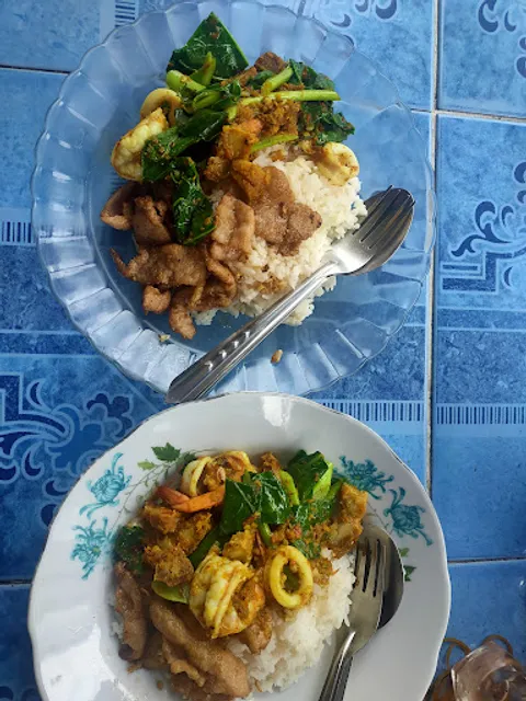 ตามสั่งป้าเสาร์ซอย 5