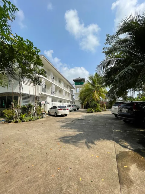 Chicken House Apartment
