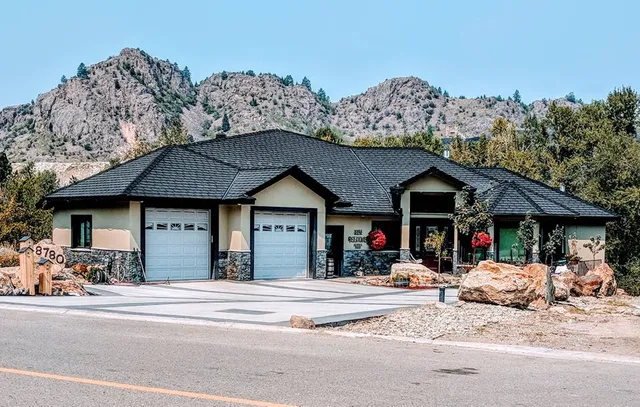 Noble House Suites Bed & Breakfast