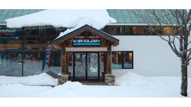 Skiology Ski and Sports