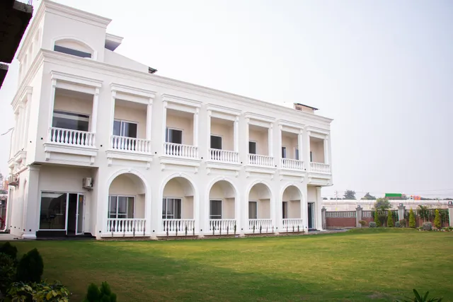 The Hidden Creek Resort