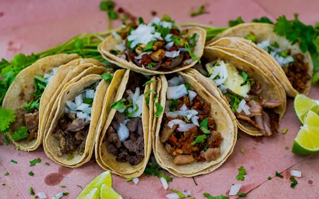 Taquerias El Ñero Chemuyil