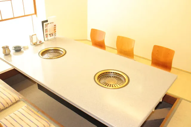 Shokudoen Paradigakuenmaeten