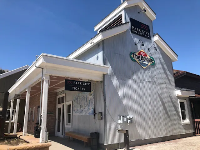 The Bridge Cafe and Grill