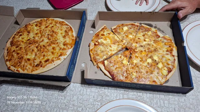 Roman's Pizza Preller Square