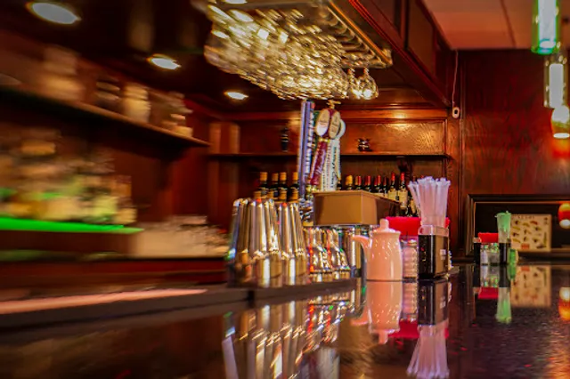 Lucky's Bar at Asian Diner