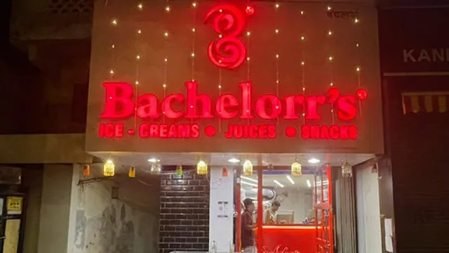 Bachelorr's - Matunga East