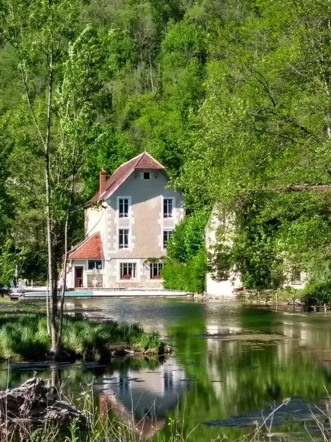 Gite Holiday Home Rental 15 Place Voltaire