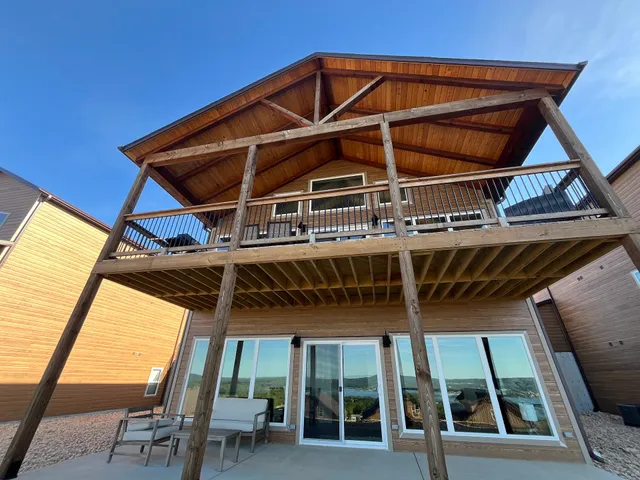 Drop Anchor at Table Rock Lake