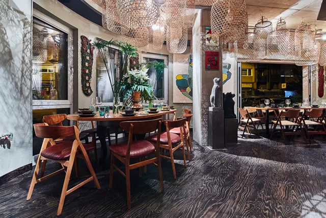 KHAN Asian Food & Bar