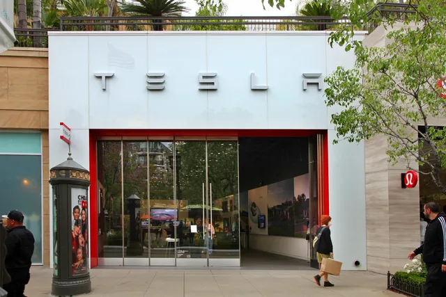 Tesla Glendale The Americana at Brand