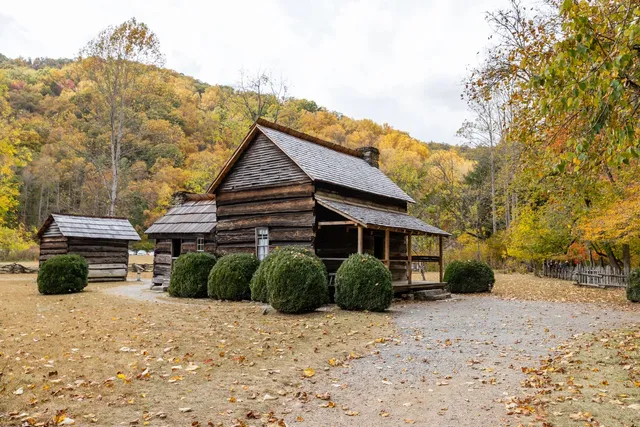 Cherokee Grand Hotel