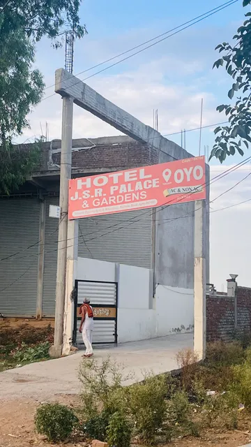 Hotel O J s r Palace Gardens