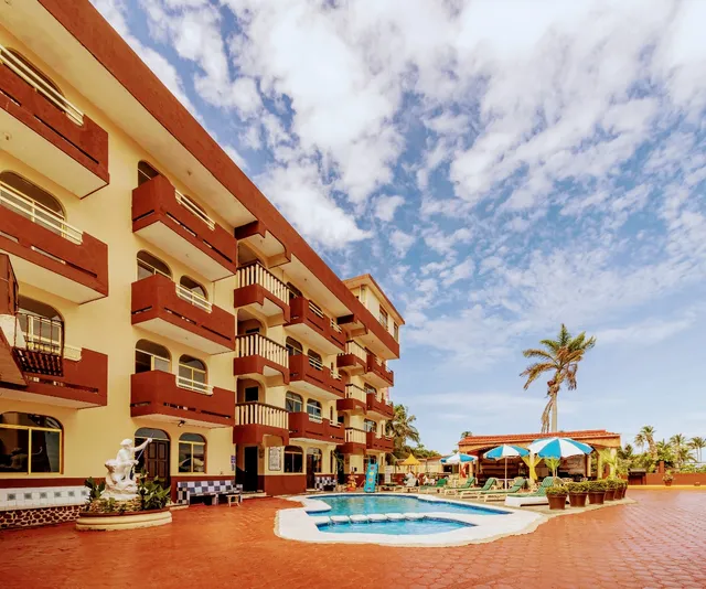 Hotel Rey Del Mar Suites
