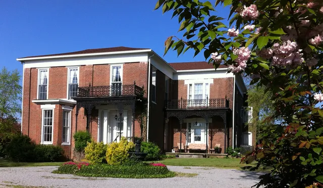 Springhill Bed & Breakfast / Winery and Vineyards