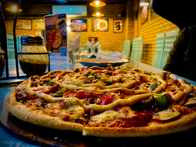 Tossin Pizza Galleria Market