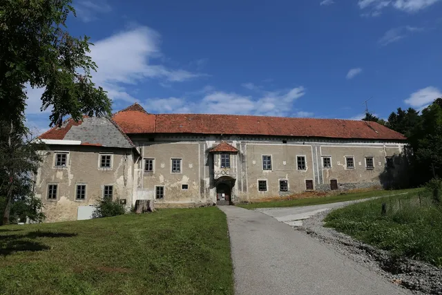 Roof Apartment ART-PE