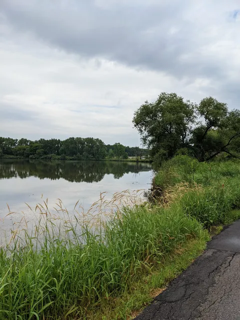 Taft Lake Walking Trail
