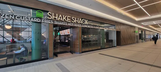 Shake Shack Burlington Mall