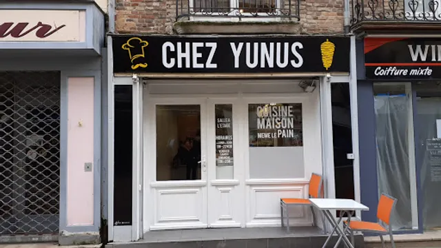 CHEZ YUNUS