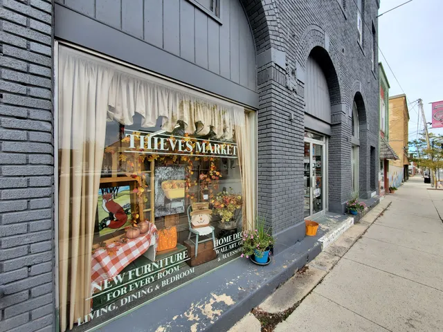 Thieves Market And The Country Peddlers