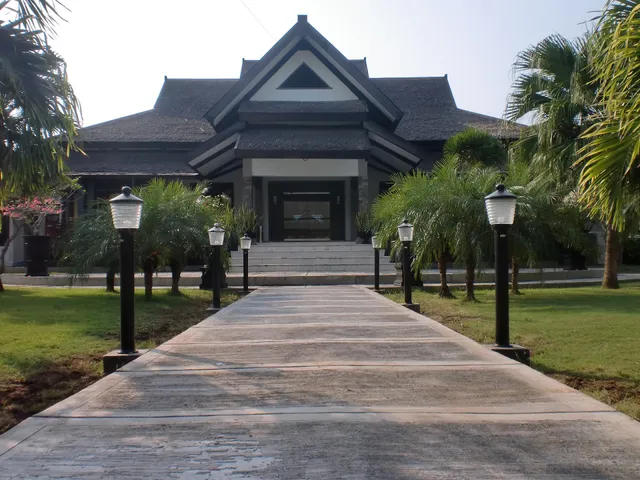 PAITON RESORT HOTEL 2