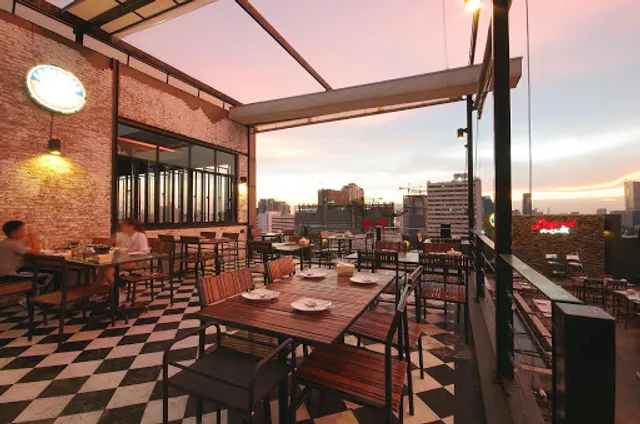 Legend Roof Bar (Official) @Phahonyothin24