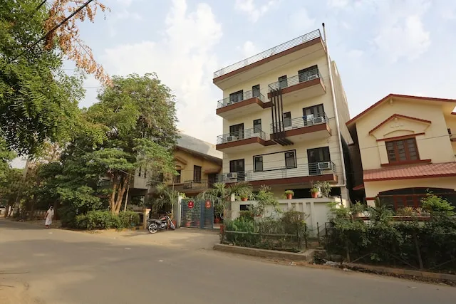 OYO Tirupati Residency Near Appu Ghar