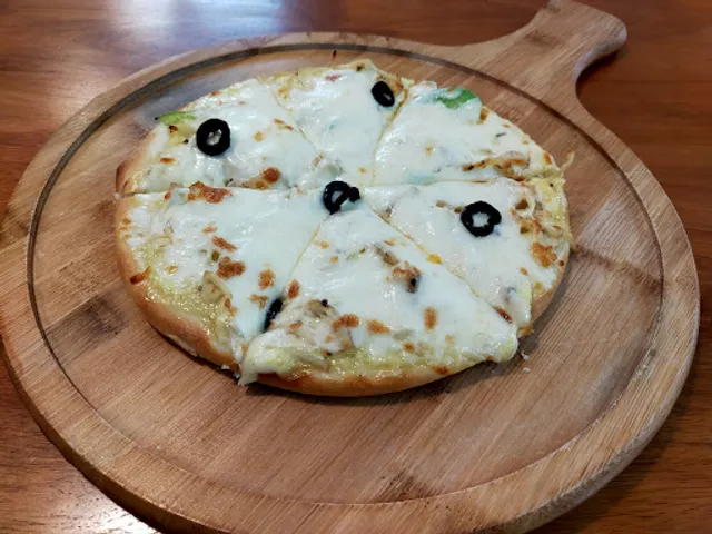 Pyzzi Pizza Restaurant