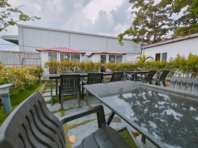 Lotus Grand Bar & Restaurant