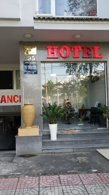 Khách Sạn Romance