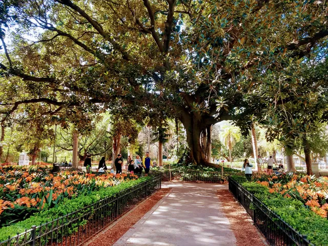 Plaza Intendente Casares - CABA