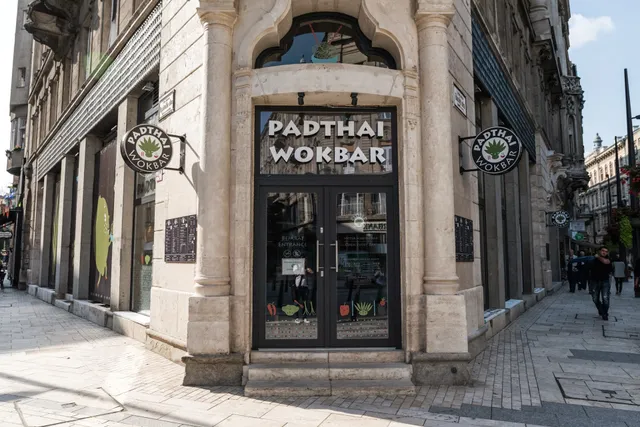 padthai wokbar Egyetem tér