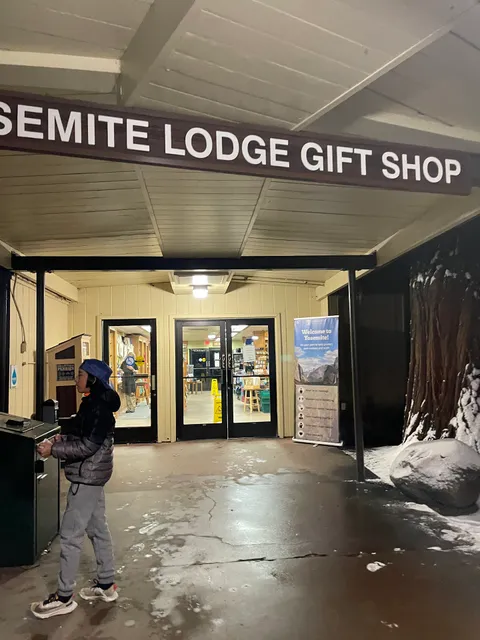 Yosemite Valley Lodge Gift Shop