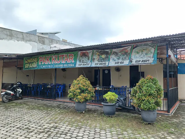 warung sop buntut pak kutar