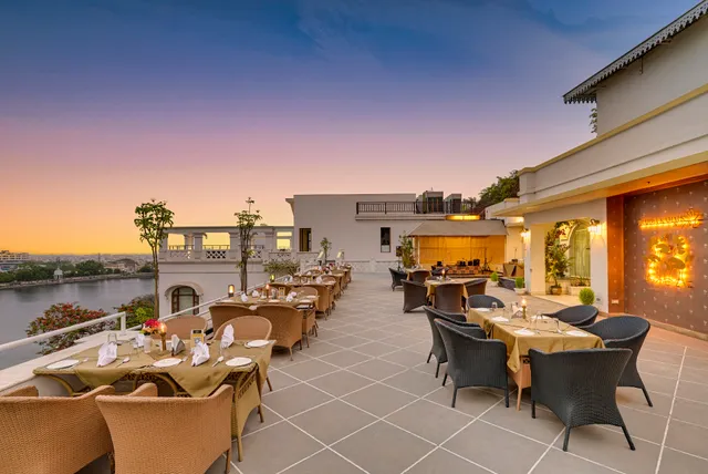 Brahma Niwas - Best Lake View Hotel