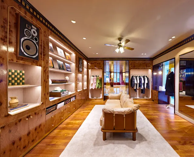 Drôle de Monsieur - Paris