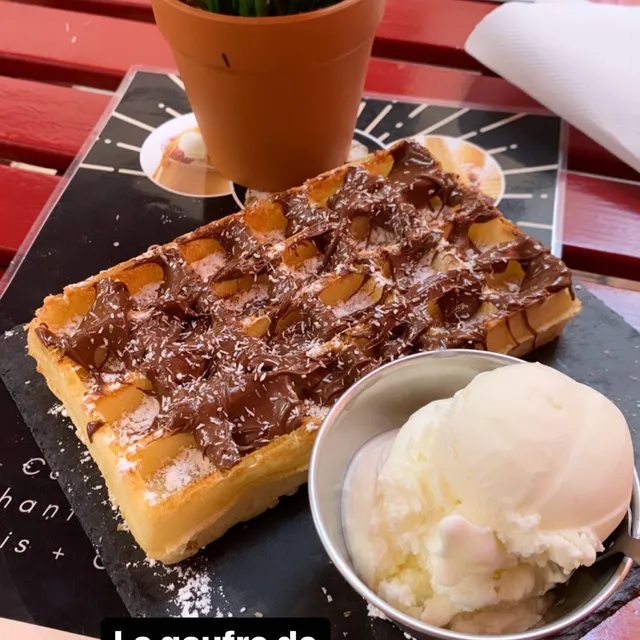 Panini artisanal, glaces et gaufres à Agde 33 et 37 rue de l’Amour 34300.