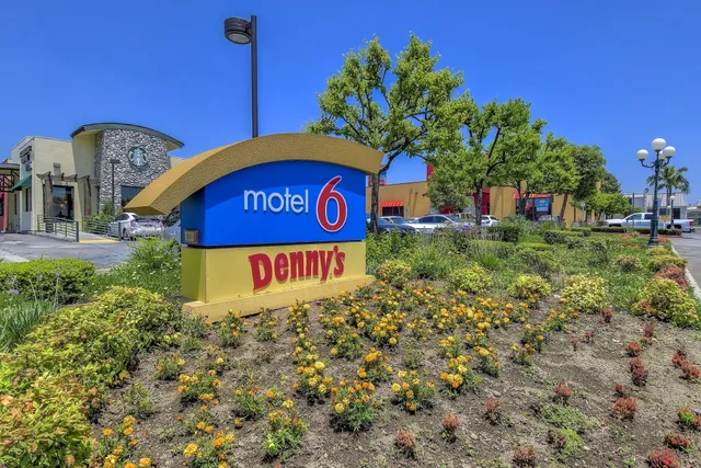 Motel 6 Claremont, CA