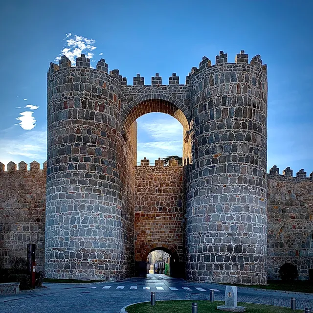 Puerta de San Vicente