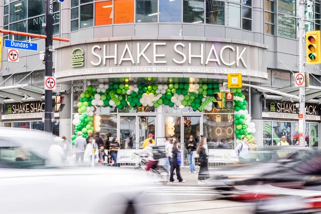 Shake Shack - Yonge & Dundas
