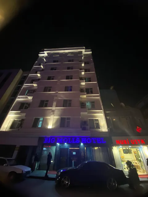 BIG MOLLS HOTEL