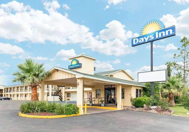 Days Inn by Wyndham Fairmont